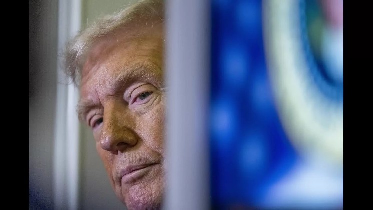 US President Donald Trump announces they have reached a tariff contract with the European Union - "The biggest deal ever"