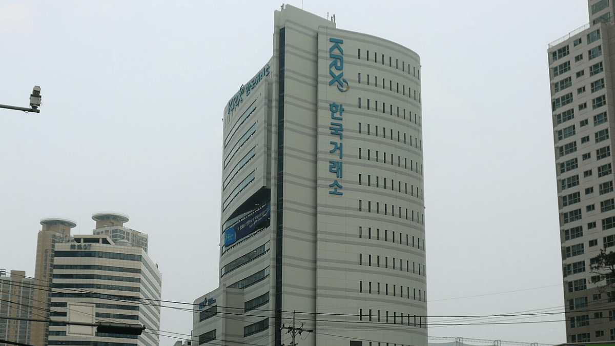 South Korea suspends trading due to market crash